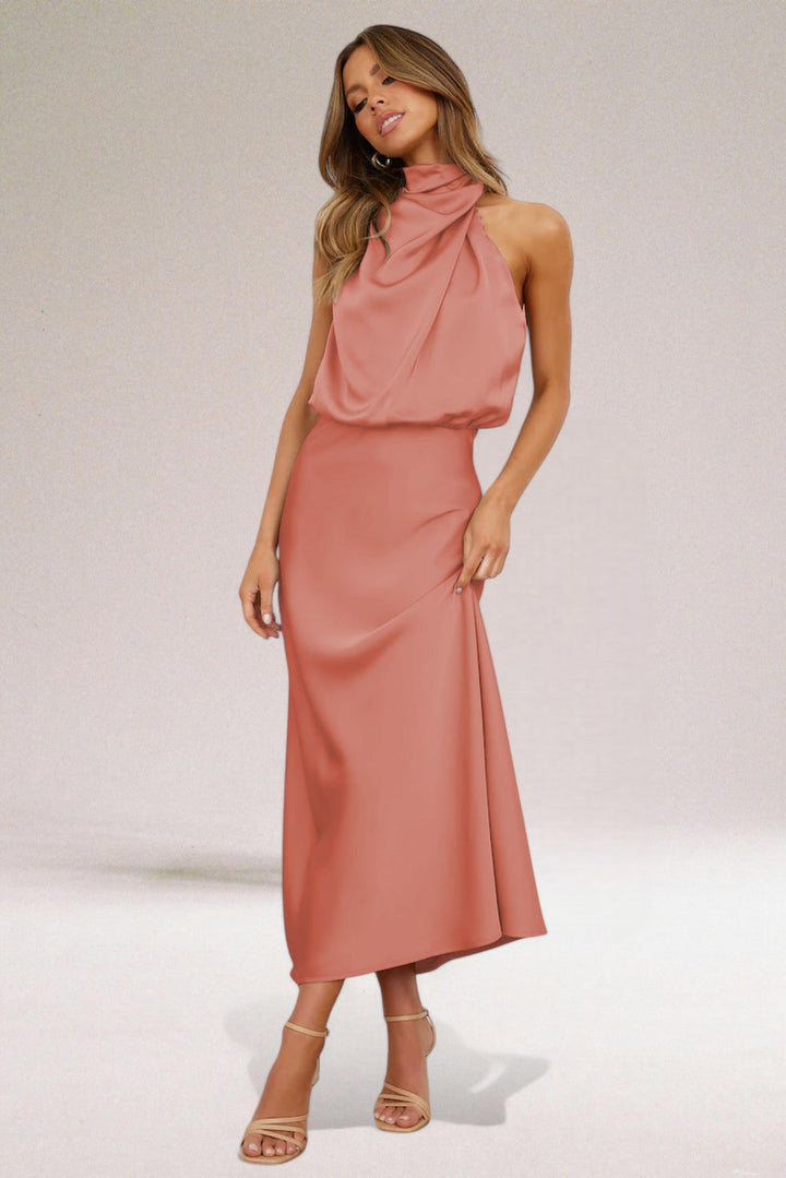 Élodie - Glamorous satin dress with halter neck.