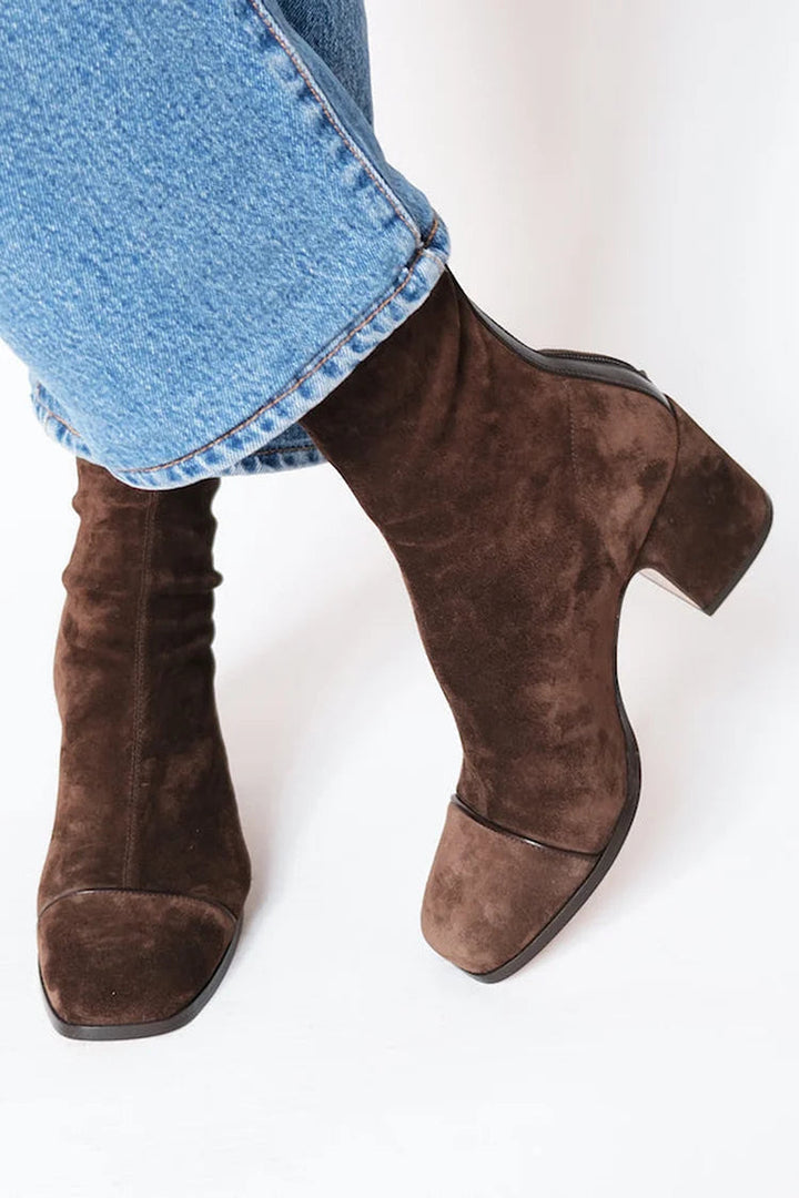 FAERELUNE – SQUARE TOE HEELED BOOTS