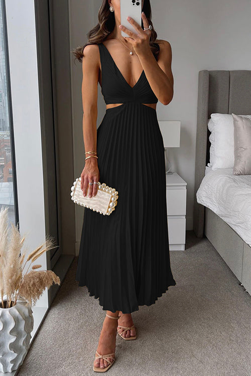 Iyla – Elegant Chic Pleated Dress
