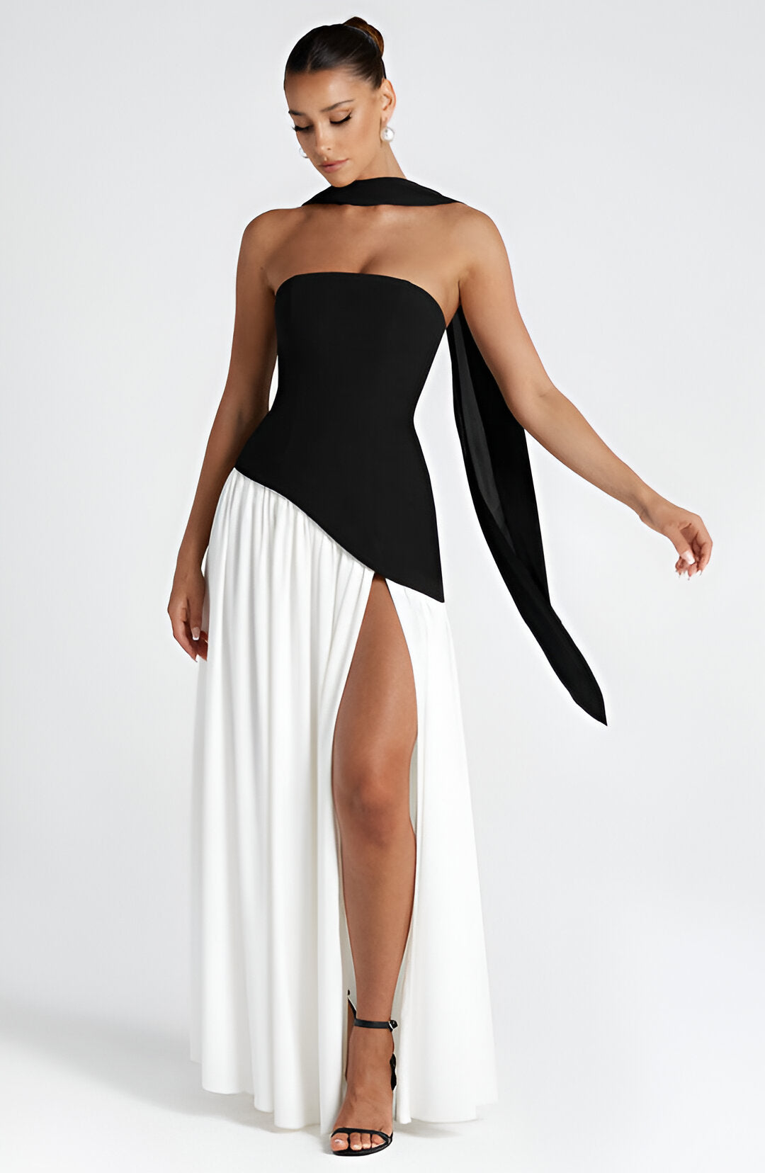 LOTTIE – RADIANT STRAPLESS EVENING GOWN