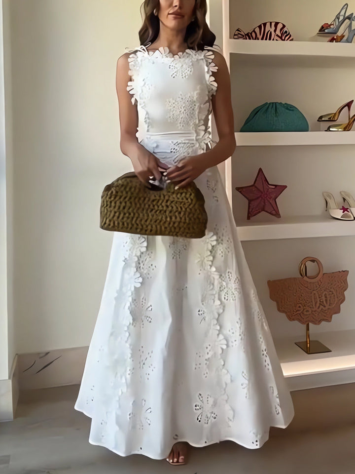 ARLYNNA – LACE FLORAL TIE-STRAP MAXI DRESS