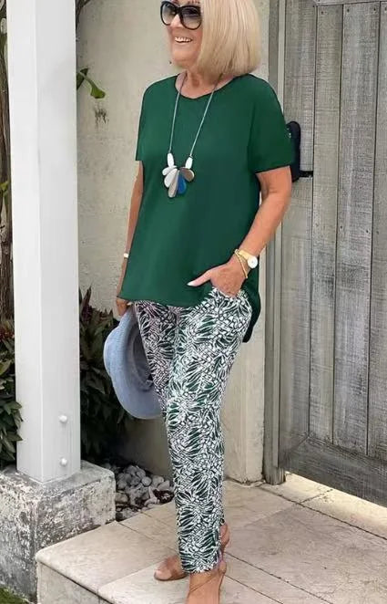 AVALISSE – RELAXED FIT HOLIDAY OUTFIT SET