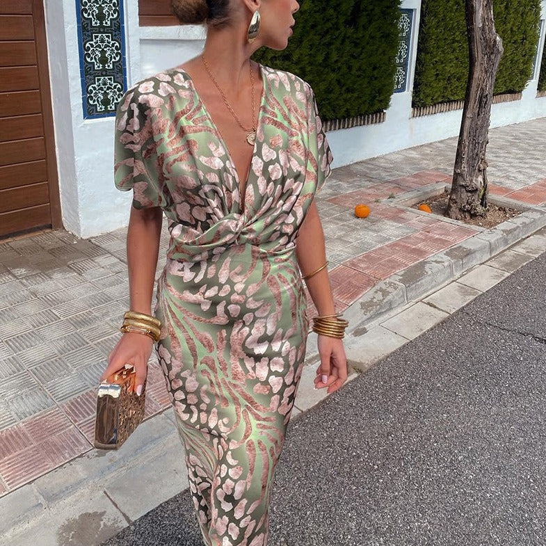 Kelsey – Long dress with V-neckline and twisted detail