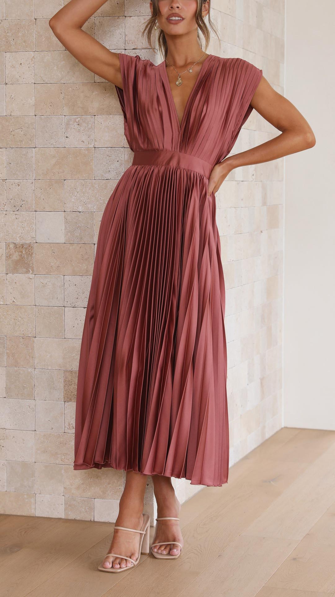 ZENIVIRA – PLEATED MAXI DRESS